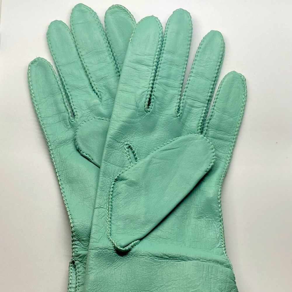 Lamb skin leather cuffed gloves